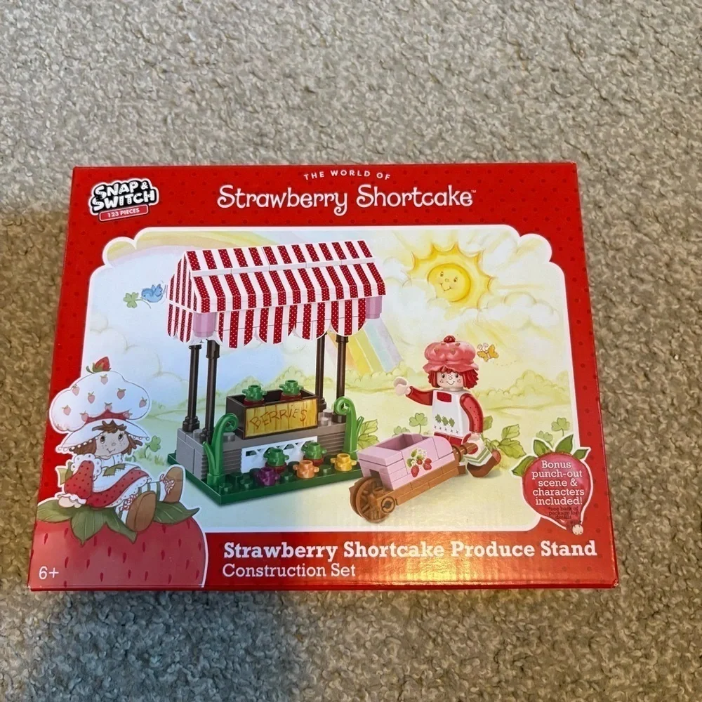 Strawberry Shortcake Produce Stand Construction Set NEW Building Blocks